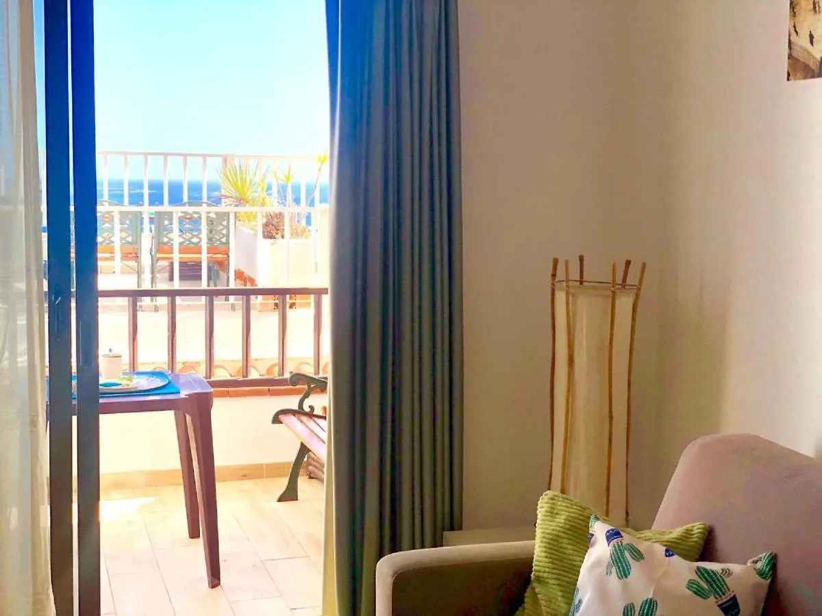 Amazing Sea Views In Cactus Blanco Apartment Los Cristianos   Los Cristianos (Tenerife)